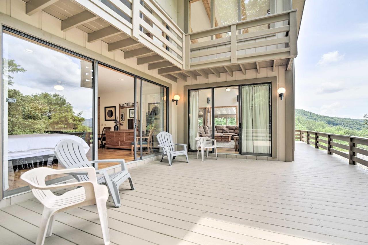 Vibrant Bryson City Home With Mtn Views And Deck! Buitenkant foto