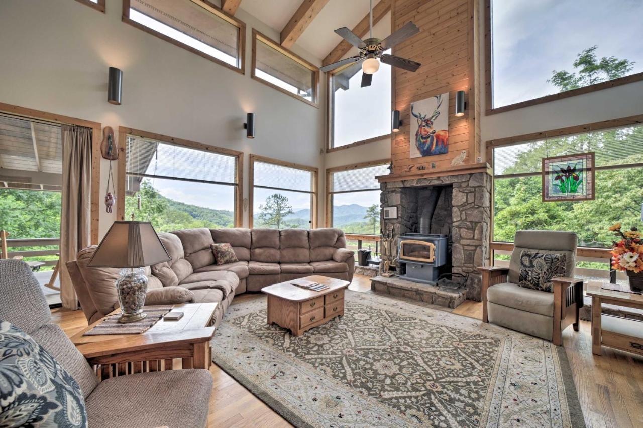 Vibrant Bryson City Home With Mtn Views And Deck! Buitenkant foto