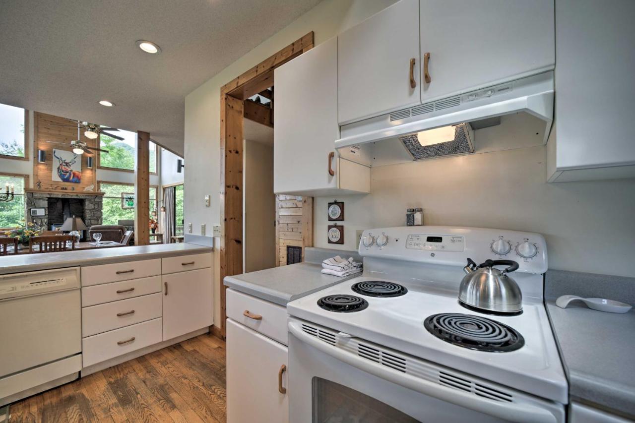 Vibrant Bryson City Home With Mtn Views And Deck! Buitenkant foto