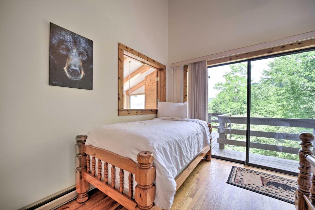 Vibrant Bryson City Home With Mtn Views And Deck! Buitenkant foto