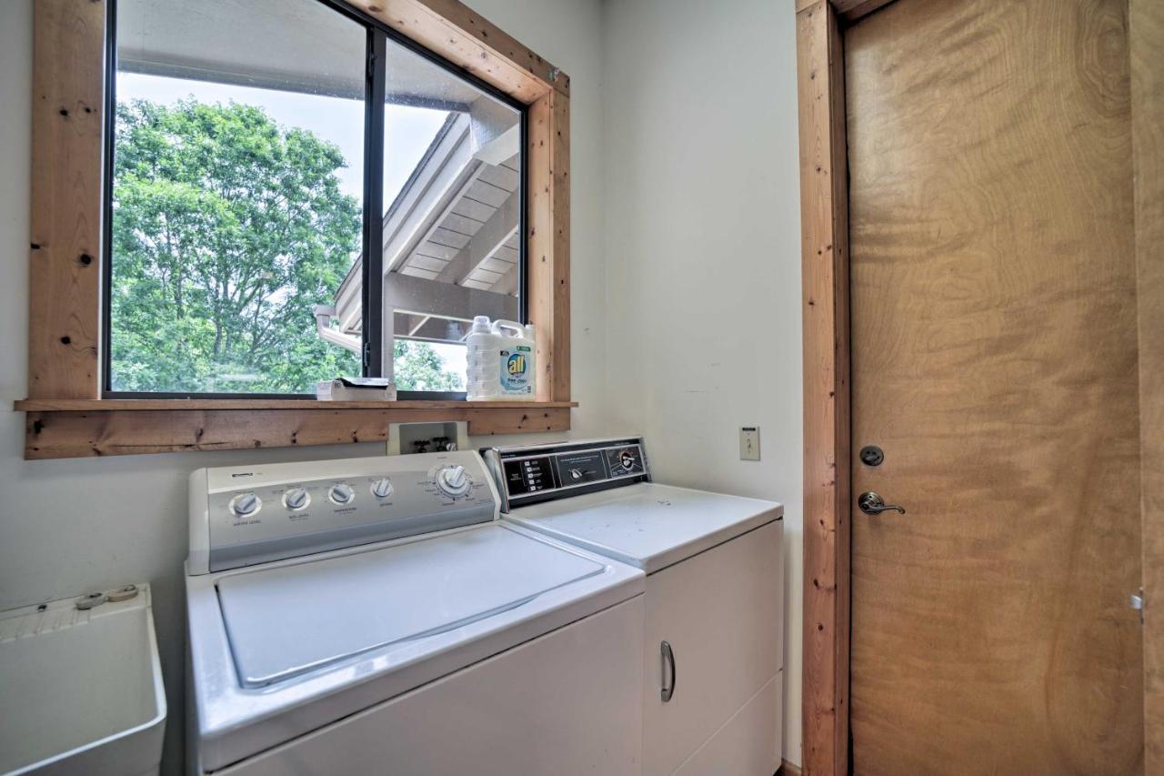 Vibrant Bryson City Home With Mtn Views And Deck! Buitenkant foto